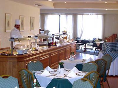 The Crown Hotel بوجبة المظهر الخارجي الصورة
