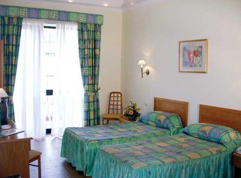 The Crown Hotel بوجبة المظهر الخارجي الصورة