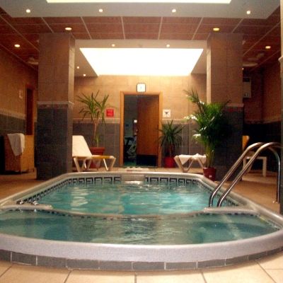 The Crown Hotel بوجبة المظهر الخارجي الصورة