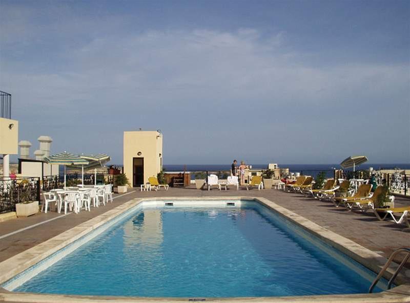 The Crown Hotel بوجبة المظهر الخارجي الصورة