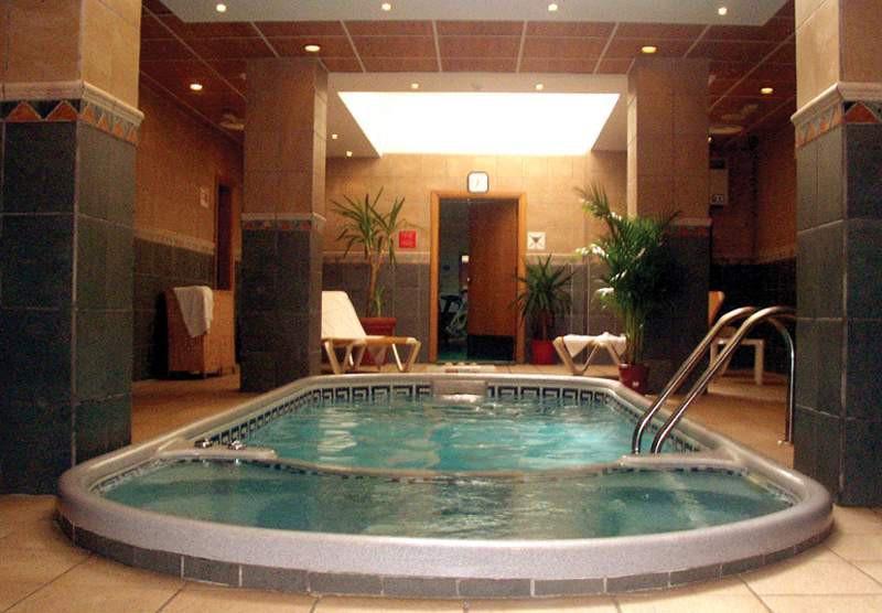 The Crown Hotel بوجبة المظهر الخارجي الصورة
