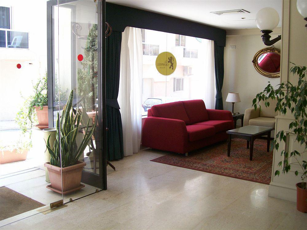 The Crown Hotel بوجبة المظهر الخارجي الصورة
