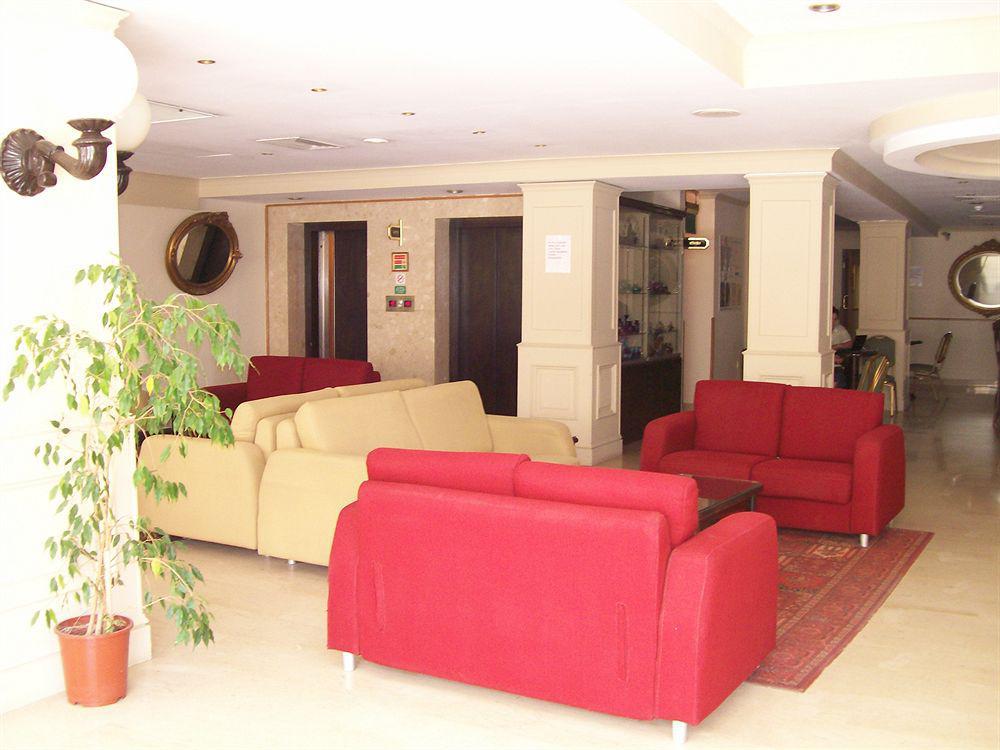The Crown Hotel بوجبة المظهر الخارجي الصورة